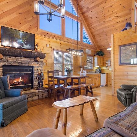 Huckleberry Ridge Villa Pigeon Forge Exterior photo