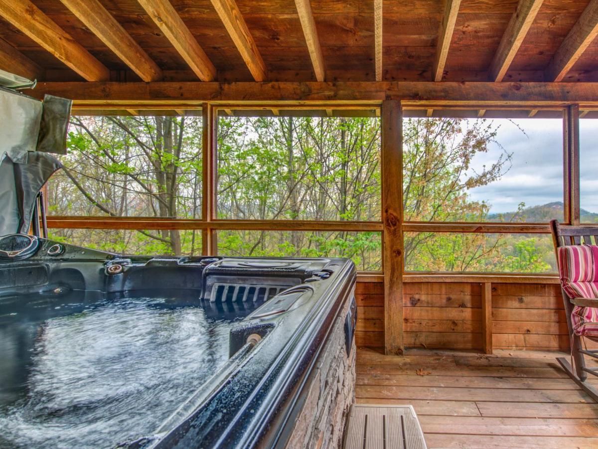 Huckleberry Ridge Villa Pigeon Forge Exterior photo