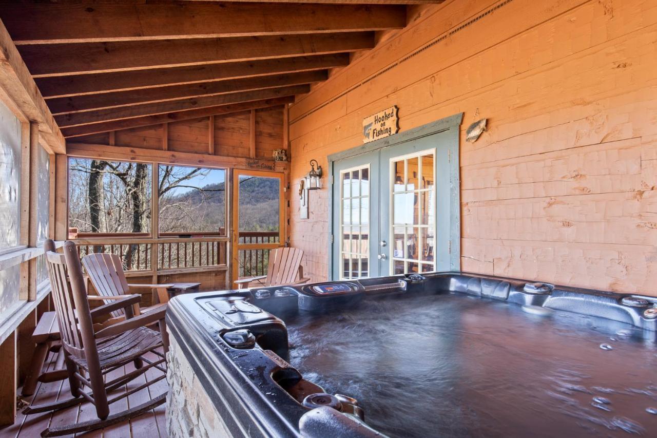 Huckleberry Ridge Villa Pigeon Forge Exterior photo