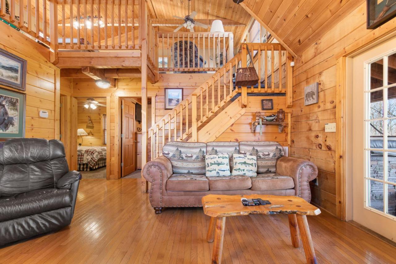 Huckleberry Ridge Villa Pigeon Forge Exterior photo