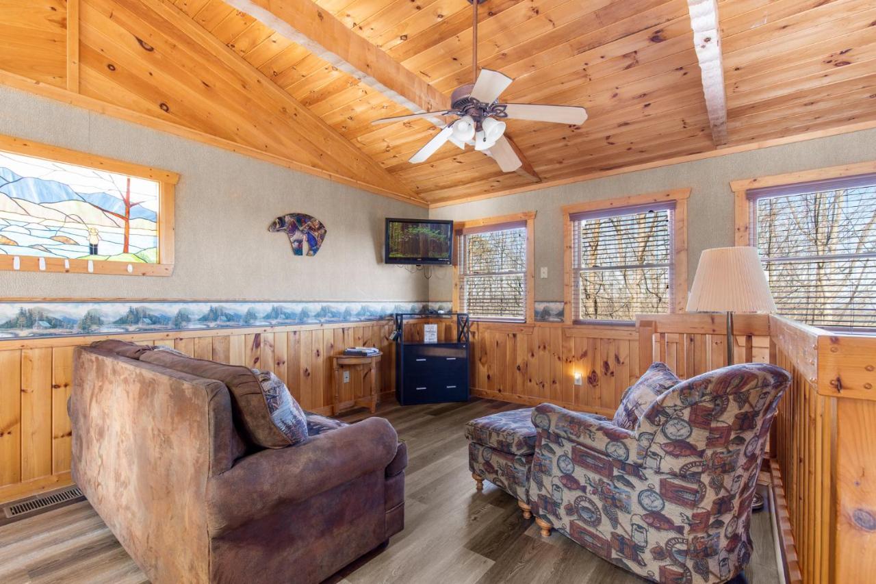 Huckleberry Ridge Villa Pigeon Forge Exterior photo